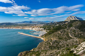 Panorámica del puerto de Jávea desde el Cabo de San Antonio (Jávea, Alicante)