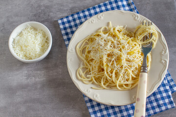 Cacio e Pepe - pasta with parmesan cheese and pepper