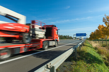 LKW auf Autobahn 