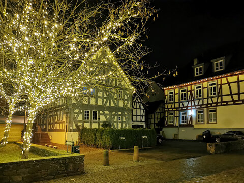Weihnachtsbeleuchtung der Stadt Erbach im Odenwald ohne Weihnachtsmarkt