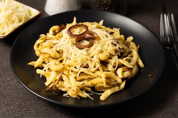 Frische Käsespätzle