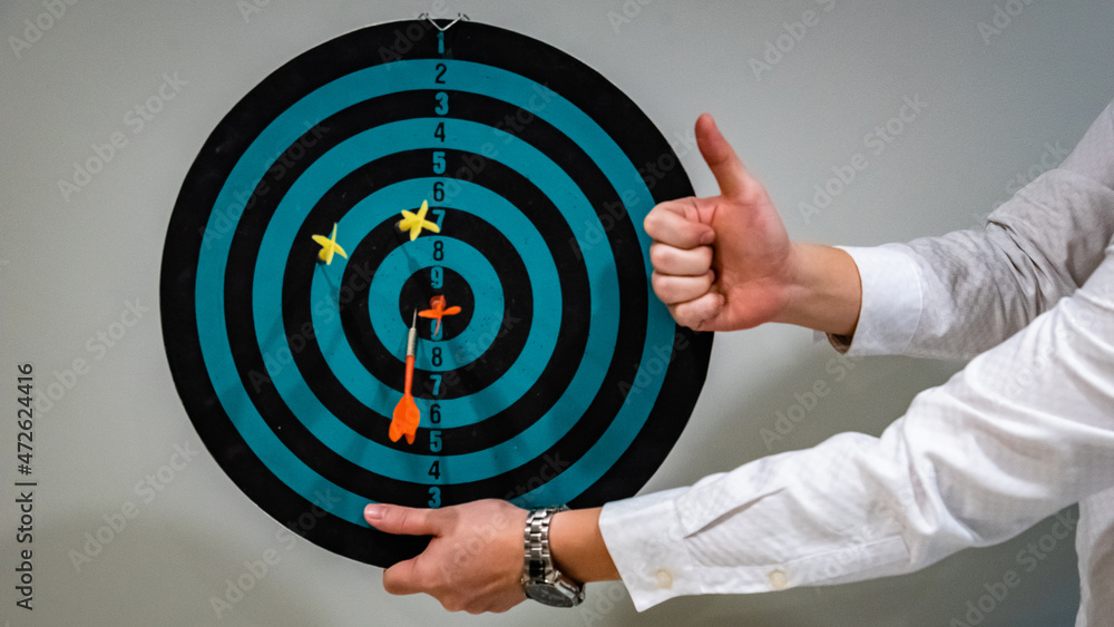 Aufkleber bullseye is a target of business. dart is an opportunity and dartboard is the target and goal. so bo