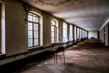 Selbstklebende Fototapete Alte verlassene Gebäude Verlassene Fabrik