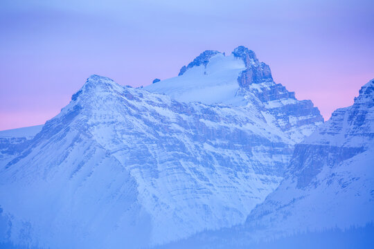 Canada, Alberta, Banff National Park, Fog and dusk over Mount Hector
