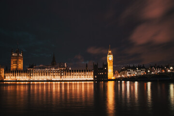 Obraz premium night time in London Big Ben and Westminster palace