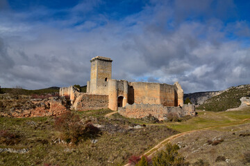 Fototapeta na wymiar Castillo de Ucero Cañón del Río Lobos provincia de Soria