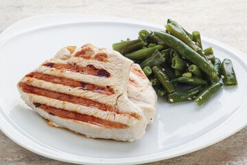 Grilled turkey steak with green bean