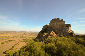Fototapeta na wymiar Le antiche rovine del castello di Acquafredda a Siliqua, Sardegna