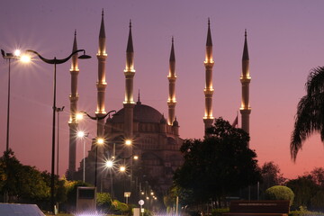 Fototapeta na wymiar blue mosque at night