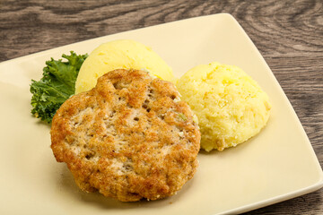 Chicken cutlet with mashed potato