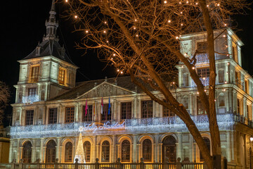 Beautiful night view of Toledo City Hall with Christmas decorations - obrazy, fototapety, plakaty