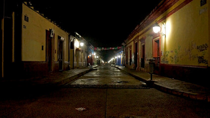 Pueblo mexicano de noche
