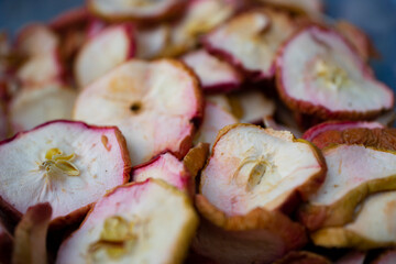 Jabłka, Suche jabłka, suszone Jabłka w plasterkach, apple,  dried apples, dried apples in slices