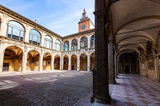 Die Stadtbibliothek von Bologna im Palazzo dell&rsquo;Archiginnasio, Emilia-Romagna