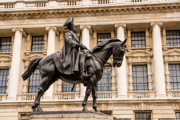 Fototapeta na wymiar Duke Of Cambridge on horseback statue, London, England.
