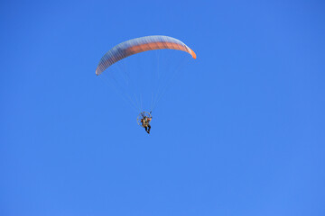 パラグライダー　青空