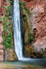 Obraz na płótnie Canvas USA, Arizona. Deer Creek Falls, Grand Canyon National Park.