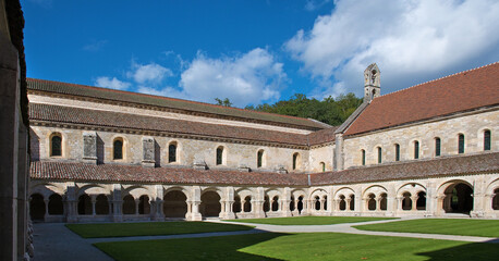 Abtei Fontenay, Montbart, Kloster und Innenhofof, Unesco-Welterbe 
