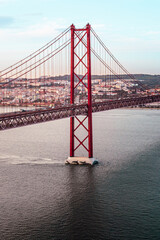 ponte 25 de abril bridge over lisbon rio tago
