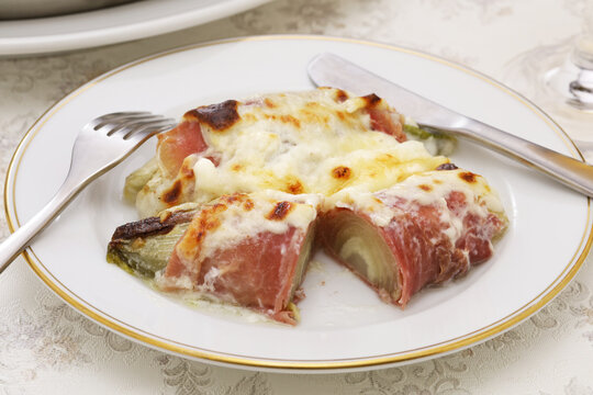 chicons au gratin, belgium cuisine
