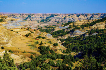 USA, North Dakota, Theodore Roosevelt National Park, Bentonite Clay overlook - obrazy, fototapety, plakaty