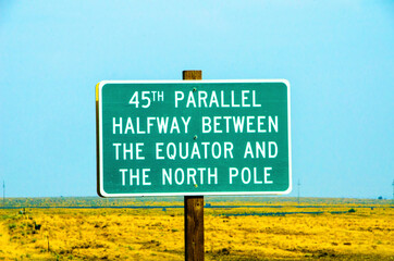 USA, Oregon, Bend, Highway 97, 45th Parallel sign