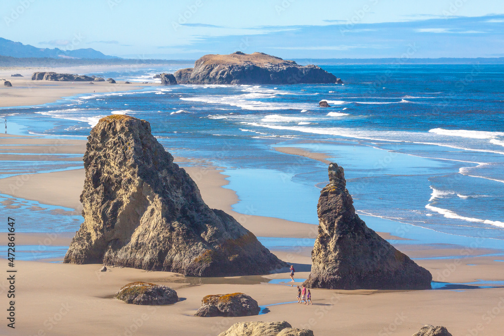 Sticker USA, Oregon, Bandon, Bandon Beach. Sea stacks.