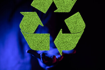 3d rendering of green recycle icon