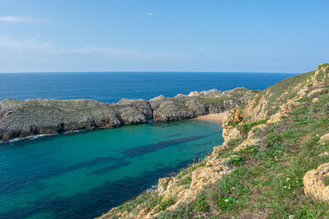 Obraz premium view of the coast of the region sea in Liencres, Cantabria