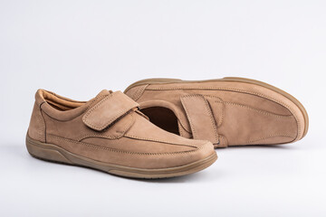 Beige men's summer leather shoes slippers
