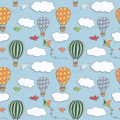 Fotobehang Luchtballon Naadloos patroon, met de hand getekende heteluchtballonnen die in de blauwe lucht vliegen, patroon voor achtergronden, inpakpapier, stoffen, hoezen en andere ontwerpen