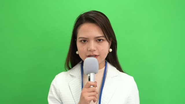 アナウンサー　レポーター　真顔　報道　クロマキー合成用