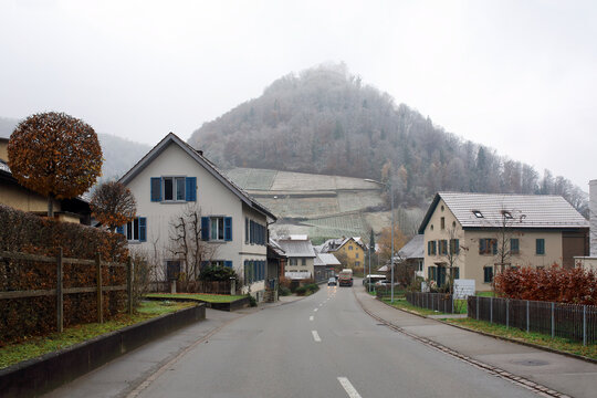 First snowfall in the town of Villigen. View of the Geissberg mount. Town of Villigen, Brug district, Canton of Aargau, Switzerland.