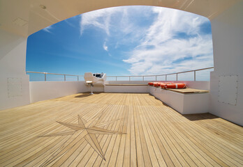Yacht flybridge open deck