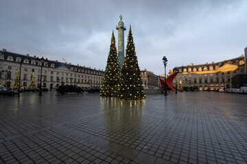 Fototapeta premium Paris, France - 12 01 2021: Place vendome. View of the place with christmas tree and decoration