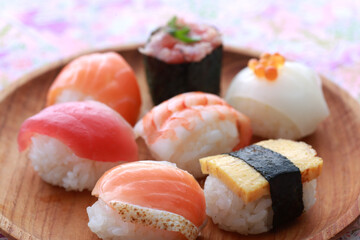 お祝いや行楽に食べる手まり寿司