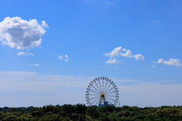 観覧車と青空