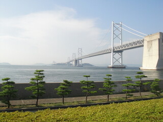 海をまたぐ明石海峡大橋