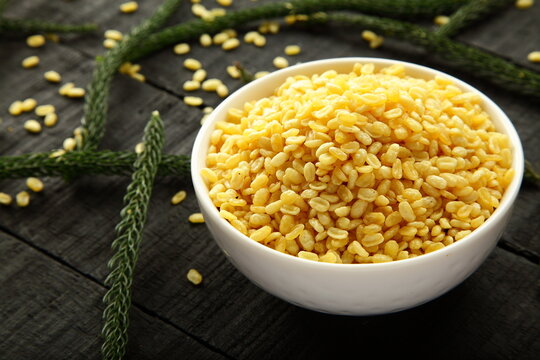 Delicious Indian snack food - baked moong dal with spices. 