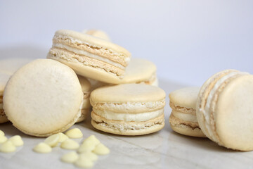 White chocolate french macaron cookies