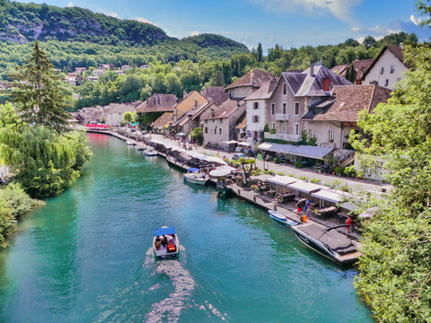 balade en bateau sur le canal, Chanaz, Savoie (France)
