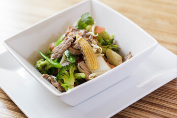 Asian stir fried beef with vegetables