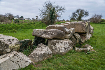 Allée couverte de Melus à Ploubazlanec, Côtes-d'Armor, France