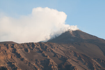 Bocca fumante del vulcano Etna