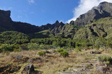 Arrivée dans le cirque de Cilaos en passant par le col du Taibit
