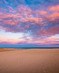Magnífico atardecer en la playa de Xeraco (Valencia - España)