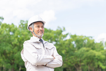 作業服のシニア男性