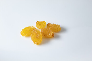 Small portion of white or sultana raisins