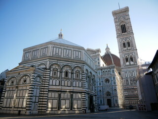 早朝のフィレンツェ　ドゥオーモ