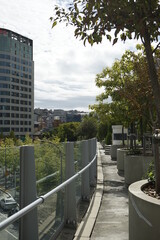  서울역 고가 도로를 &lsquo;차량길&rsquo;에서 &lsquo;사람길&rsquo;로 재생하고, 단절된 서울역 일대를 통합 재생하여
지역 활성화와 도심 활력 확산에 기여하는 사람 중심 도시재생 휴식을 취할 수 있는 사색의공간이며 탁 트인 서울의 모습을 조망할 수 있다